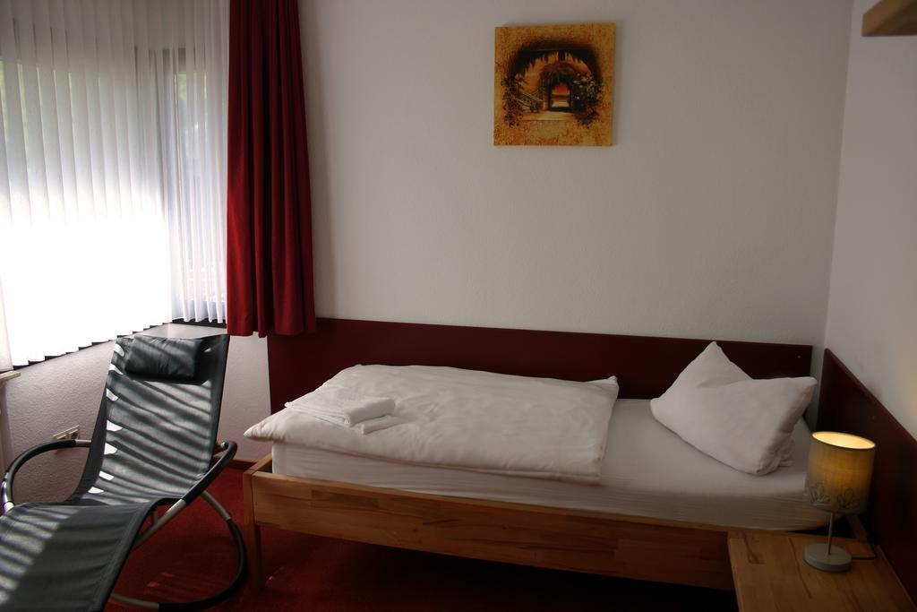 Hotel Haus Am Eberbach Stadtoldendorf Habitación foto